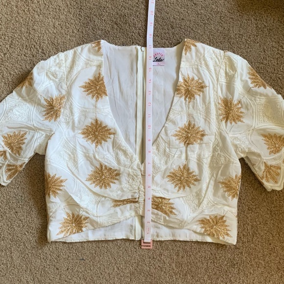 Selfie Leslie White Lace and Gold Glitter Embroidered Crop Top - Picture 5 of 9